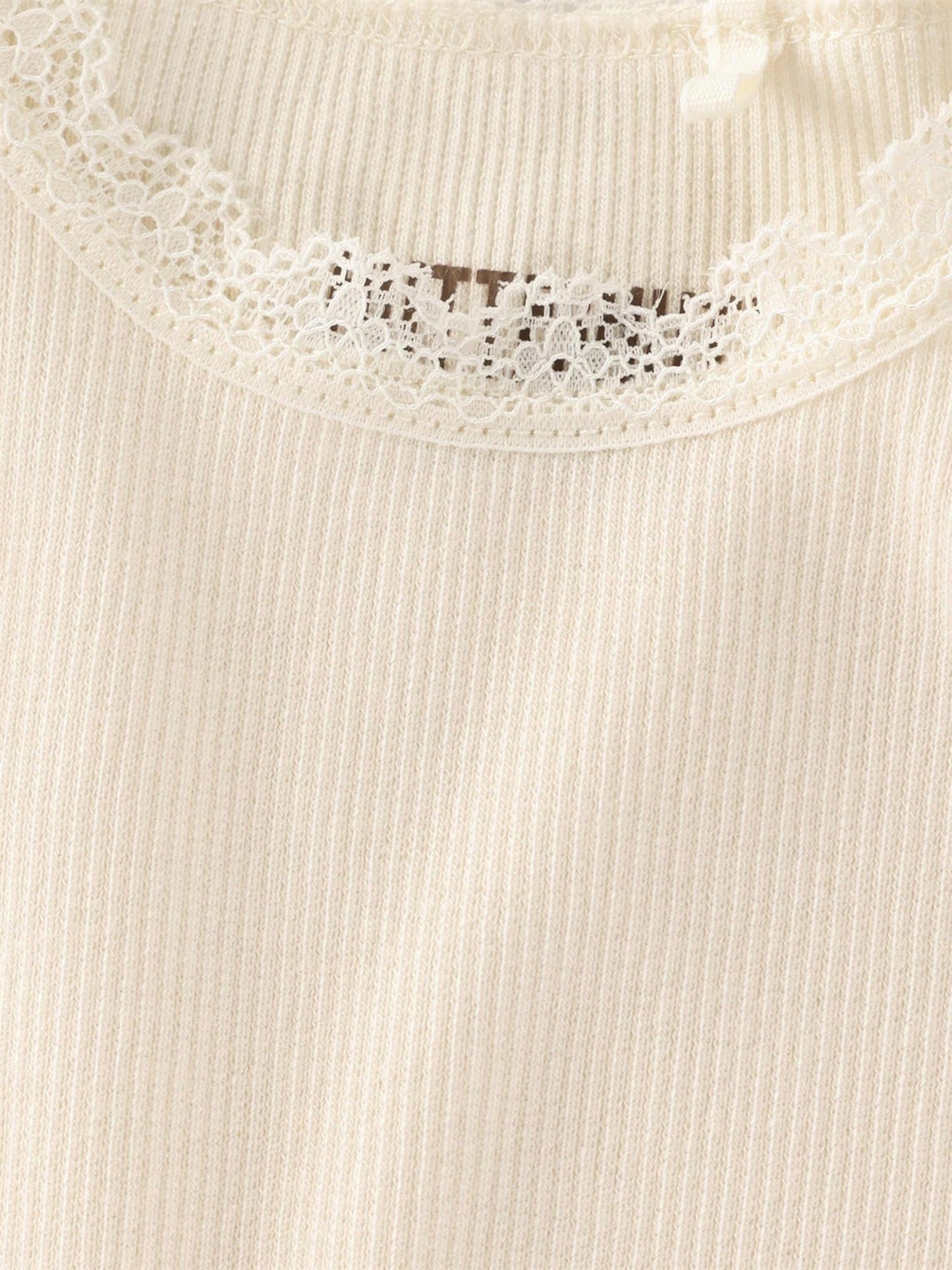 Huttelihut – Body med blonde i halsen – Offwhite – Jente – 0.25-2 år