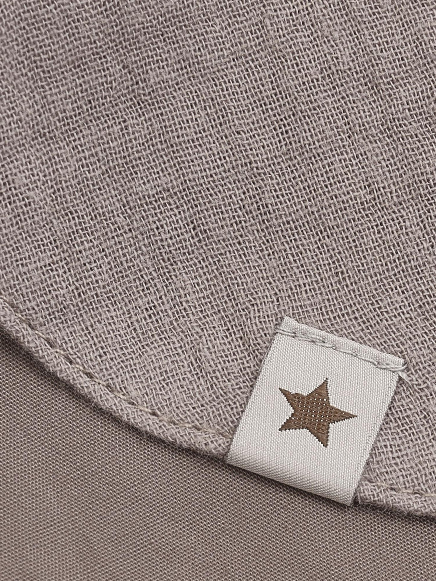 Huttelihut – Solhatt i Muslin med øreklaffer og knyting – Beige – Unisex – 0-2 år