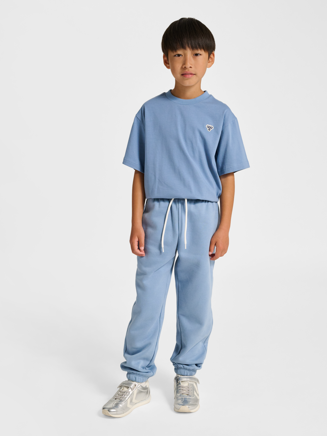 Hummel – Loose Sweatpants med brodert logo – Blå – Gutt – 6-11 år