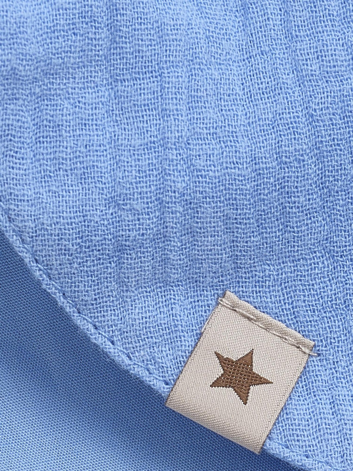 Huttelihut – Solhatt med øreklaffer og knyting – Mellomblå – Gutt – 0-2 år