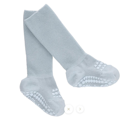 GOBABYGO lyseblå bambussokker med antiskli for gutt