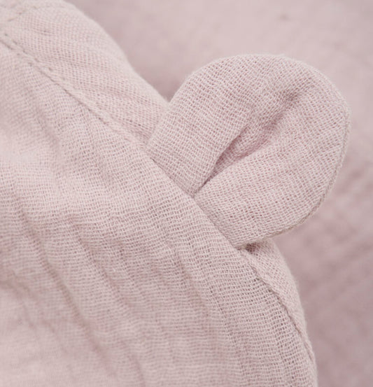 Huttelihut solhatt i gammelrosa muslin med ører for jente
