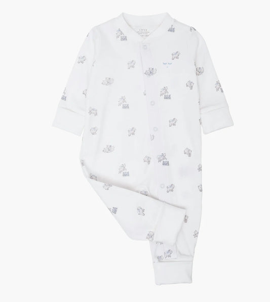 Livly overall i hvit med sauemønster og lyseblå detaljer. Myk pysjamas i 100% pima bomull. Perfekt for gutt 0–6 mnd.