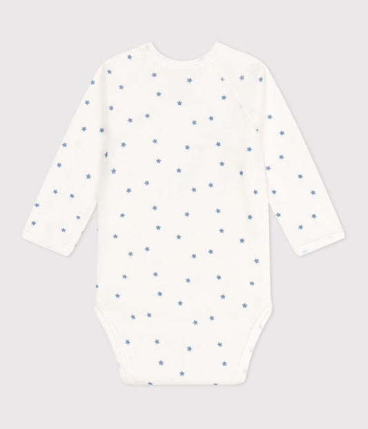 Petit Bateau body med stjerner i hvit og blå for gutt 1–6 mnd