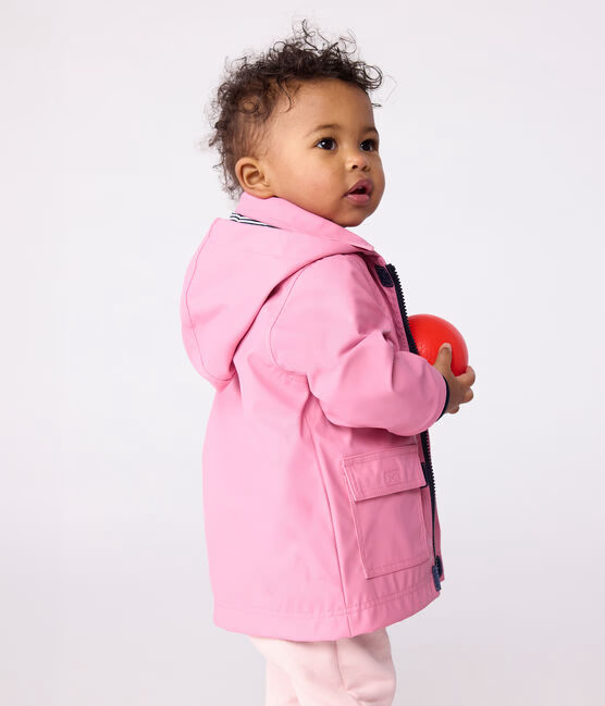 Regnjakke fra Petit Bateau i rosa for jente.