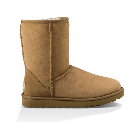 UGG Classic Short støvletter i fargen Chestnut for unisex, str. 37–40