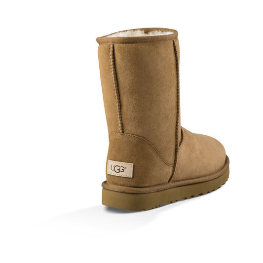 UGG Classic Short støvletter i fargen Chestnut for unisex, str. 37–40