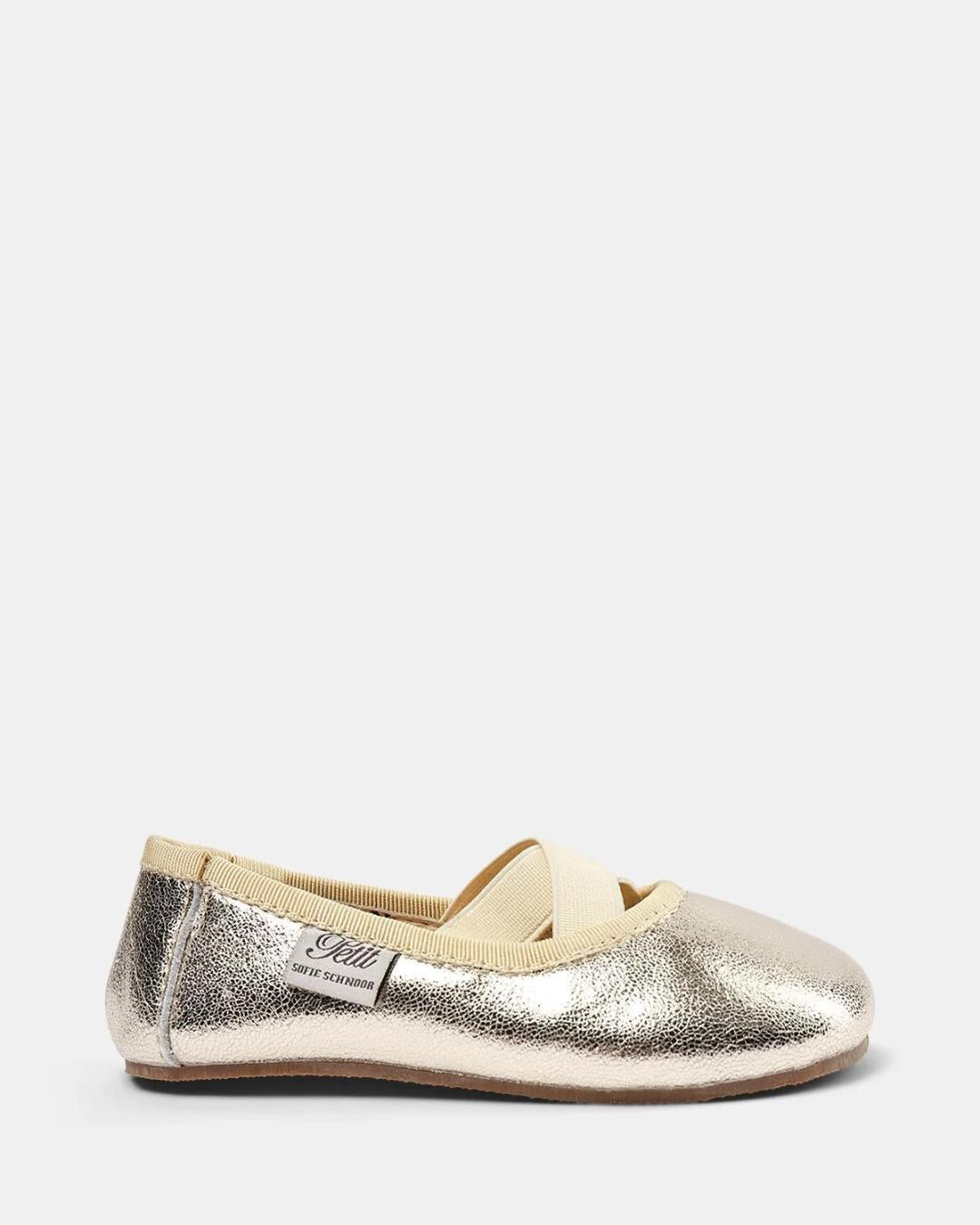 Indoors shoe