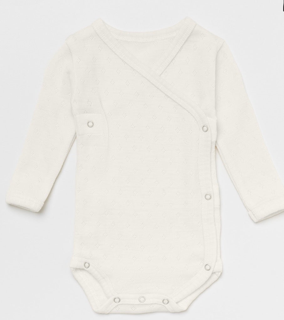 Lillelam – Omslagsbody i ull med pointellemønster – Offwhite – Unisex – 0-1 år