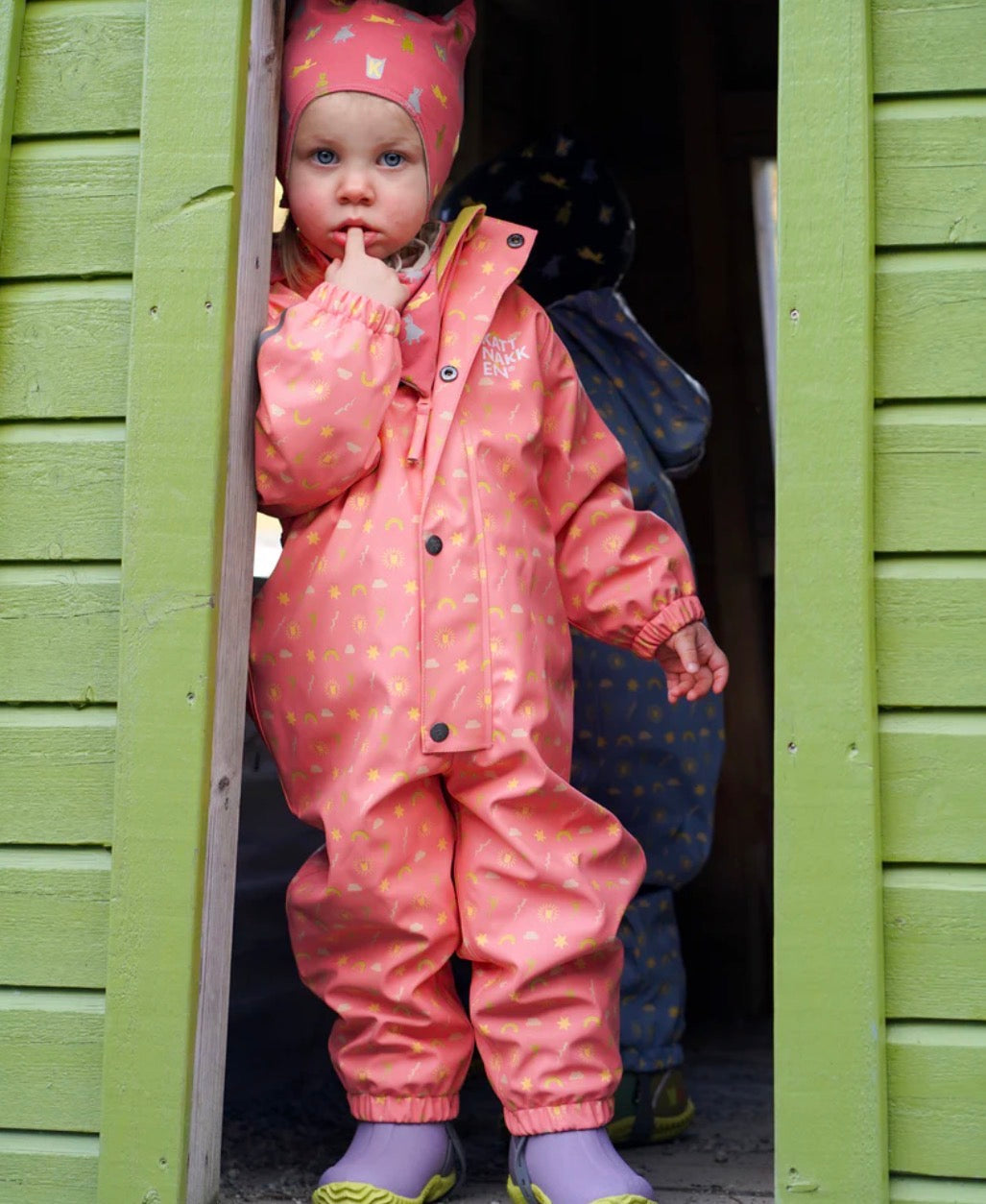 Kattnakken – Babyregndress med mykt PU-materiale – Stokkrose – Jente – 0-2 år