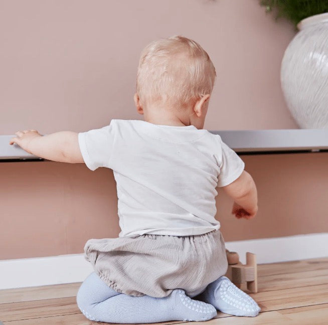 GOBABYGO – Krabbetights med antiskli – Lyseblå – Gutt – 0-2 år