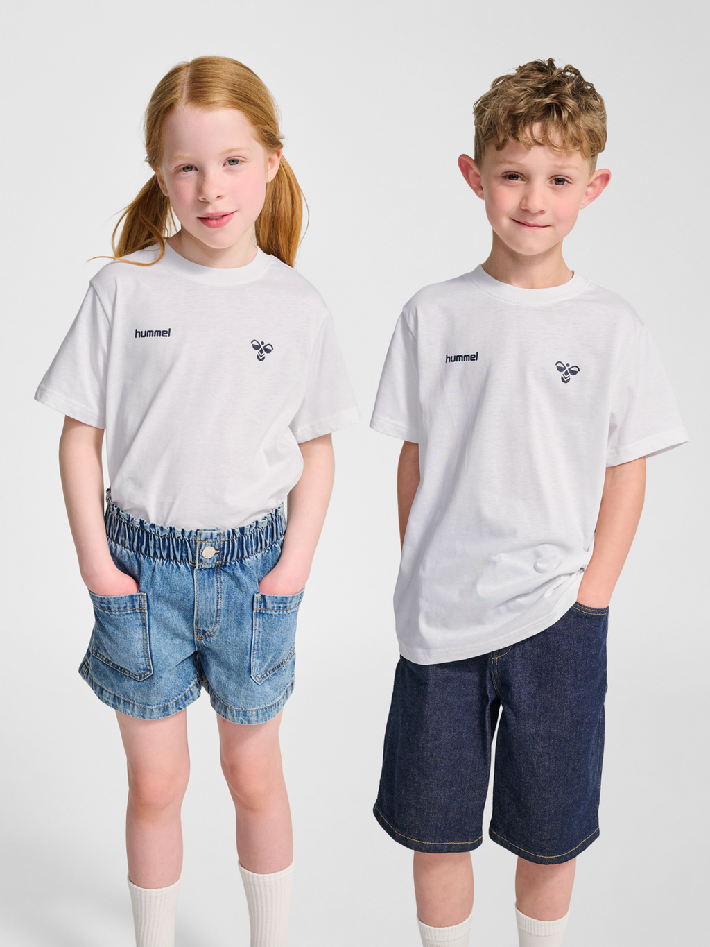 Hummel – T-skjorte med logo og ryggprint – Hvit – Gutt – 4-12 år