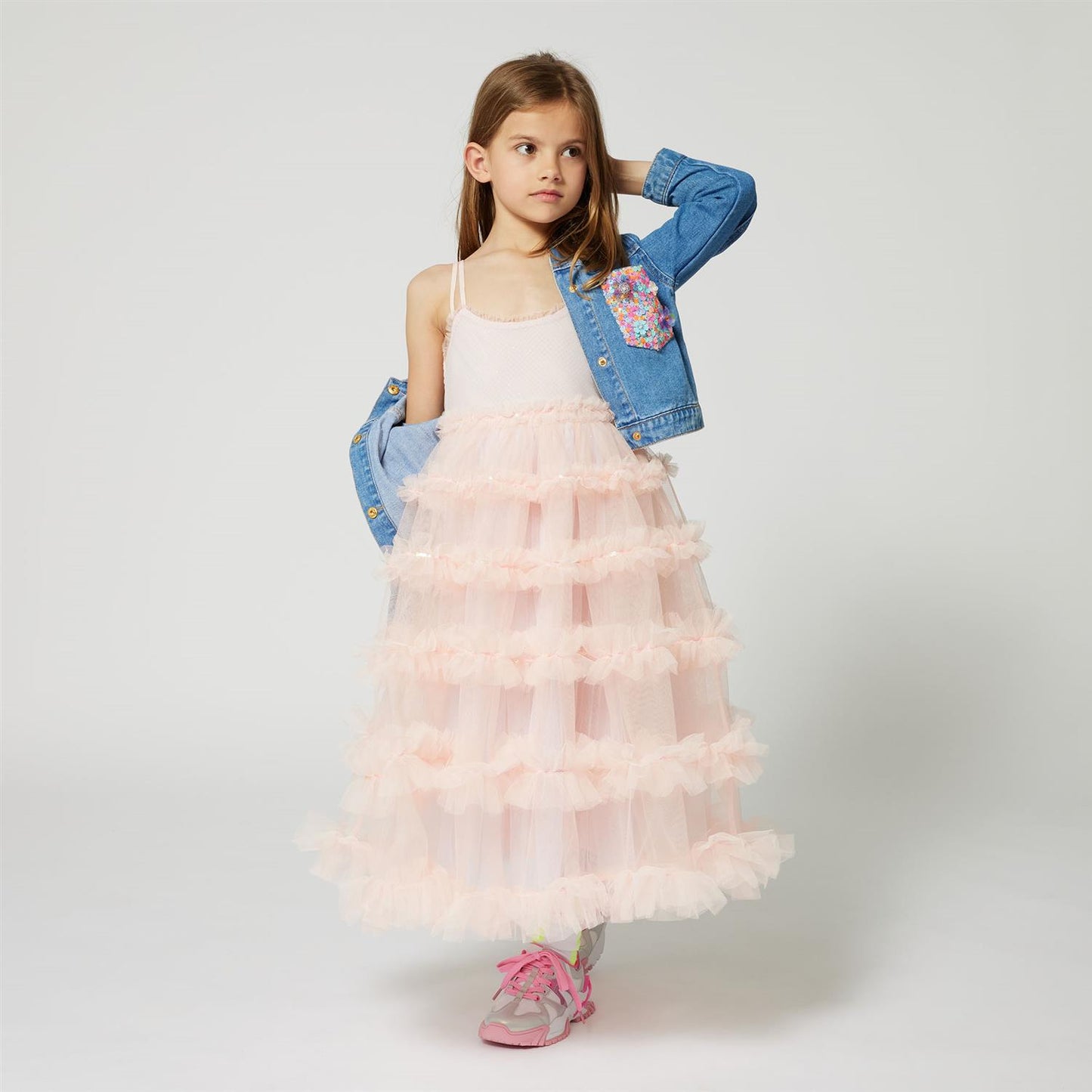 Billieblush denimjakke med paljetter – sett forfra, bakfra og på modell.