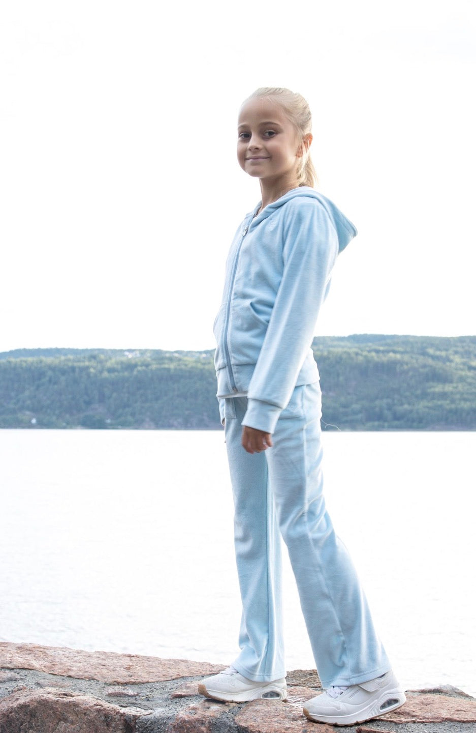 Vilje & Ve - Hermine Velour Jacket - Bluebelle - Jente - 4-12 år