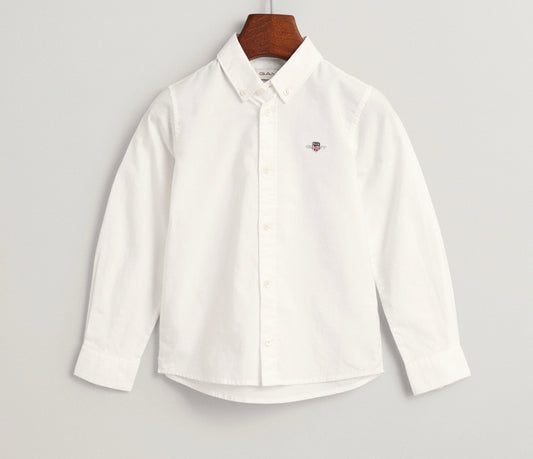 Hvit oxford-skjorte fra GANT med brodert logo på brystet, gutt 2–8 år