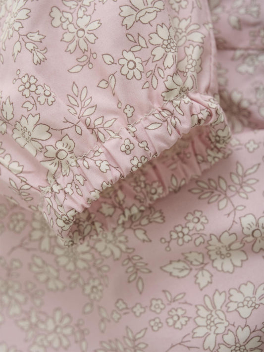 Blomstrete bukse i rosa Liberty-stoff fra Huttelihut – jente