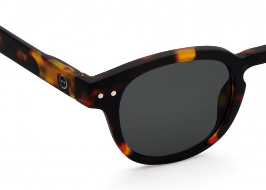 Izipizi Junior solbriller i Tortoise med mørke glass – Unisex
