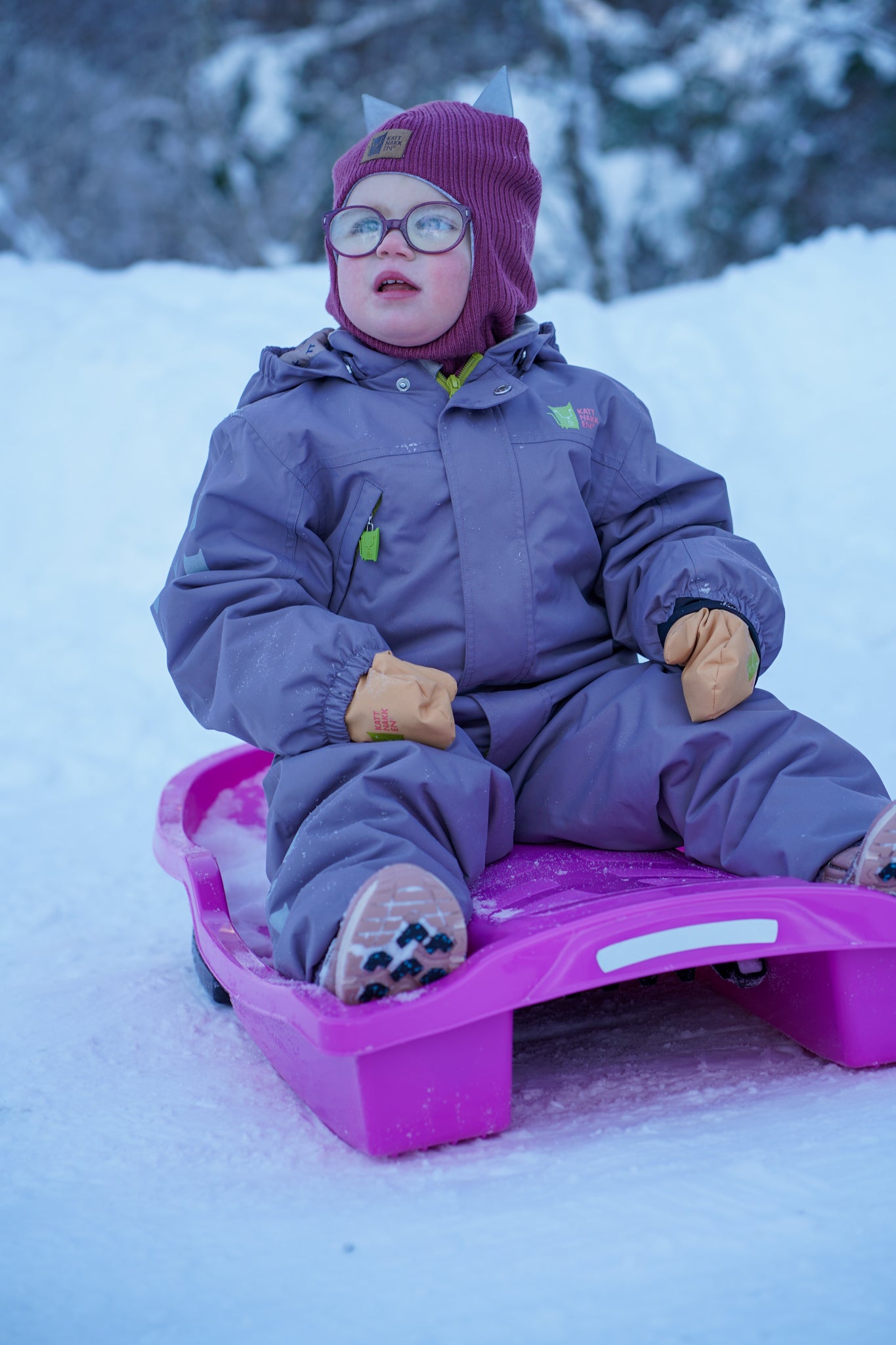 Lilla vinterdress fra Kattnakken med hette – jente