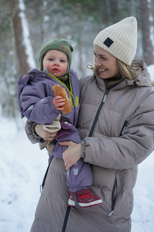 Lilla vinterdress fra Kattnakken med hette – jente