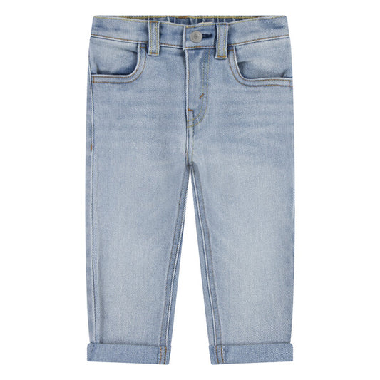 Lyseblå jeans fra Levi’s med strikk i livet – perfekt til aktive små gutter.