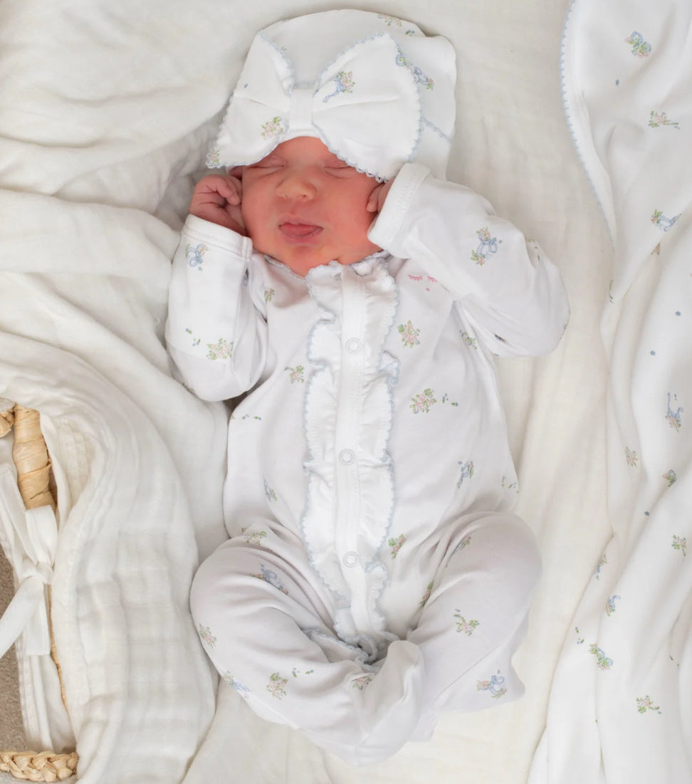 Livly Sara footie i hvit med roses and ribbons-print for jente 0–6 mnd