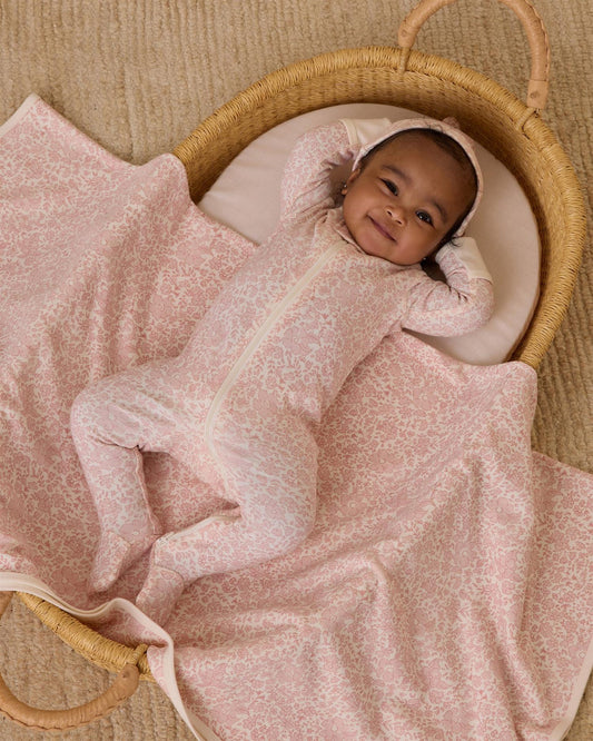 Pysj fra Quincy Mae med rosa blomsterprint – Jente – 0–18 mnd