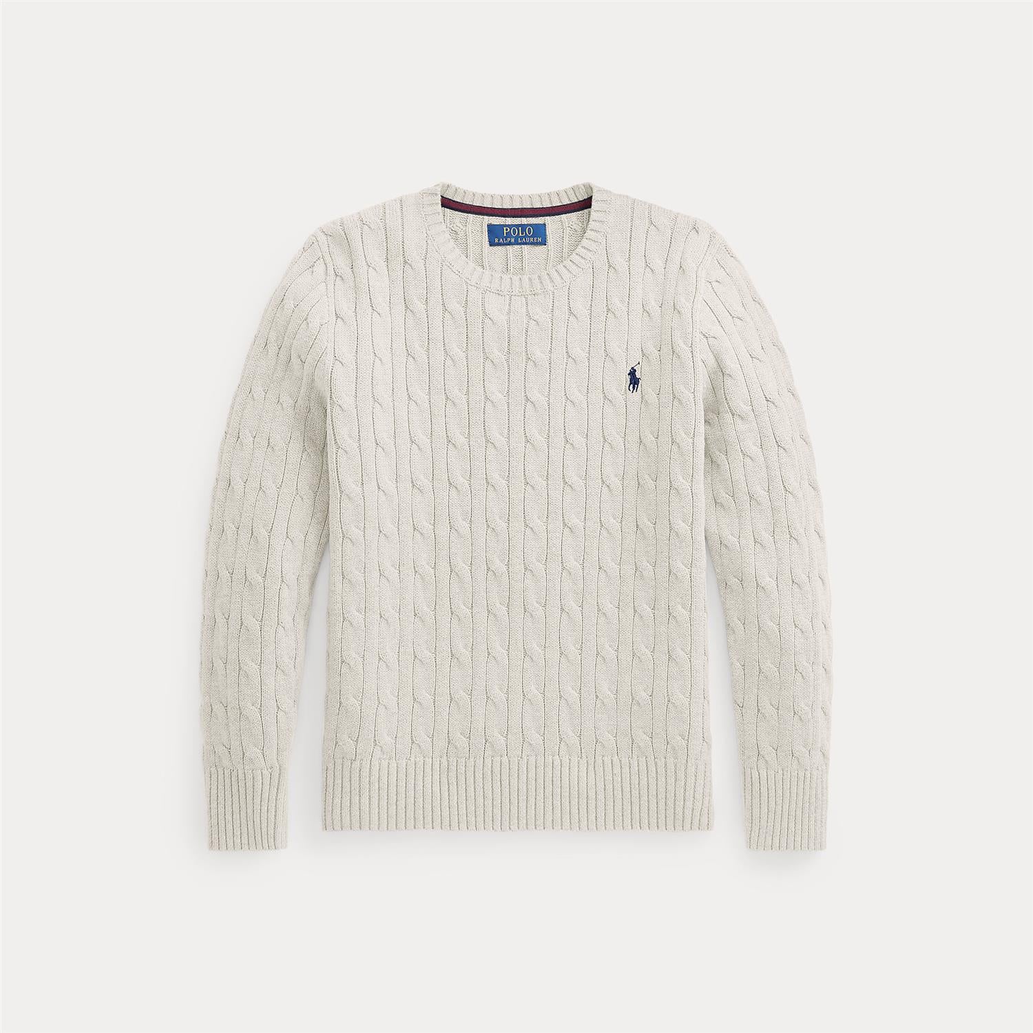 Hvit flettestrikket genser fra Ralph Lauren med mørkeblå hestelogo